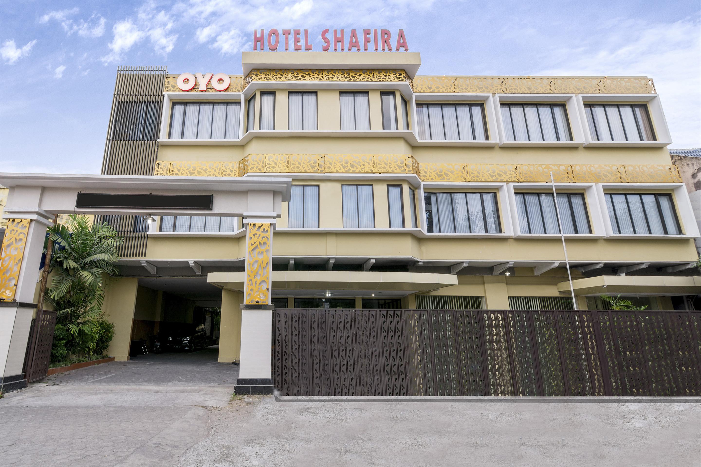 Oyo 1309 Hotel Shafira Syariah Джокякарта Екстериор снимка