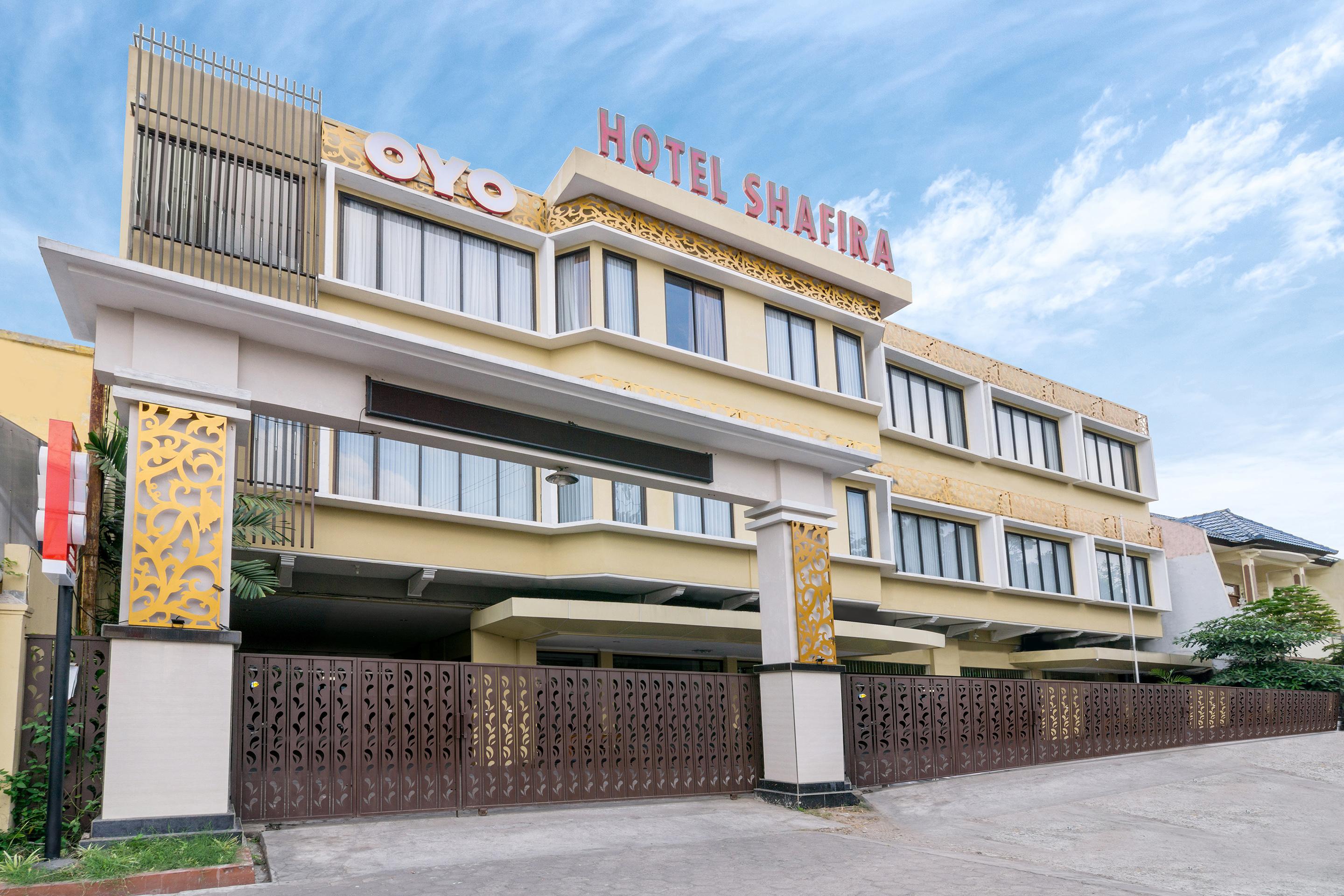 Oyo 1309 Hotel Shafira Syariah Джокякарта Екстериор снимка